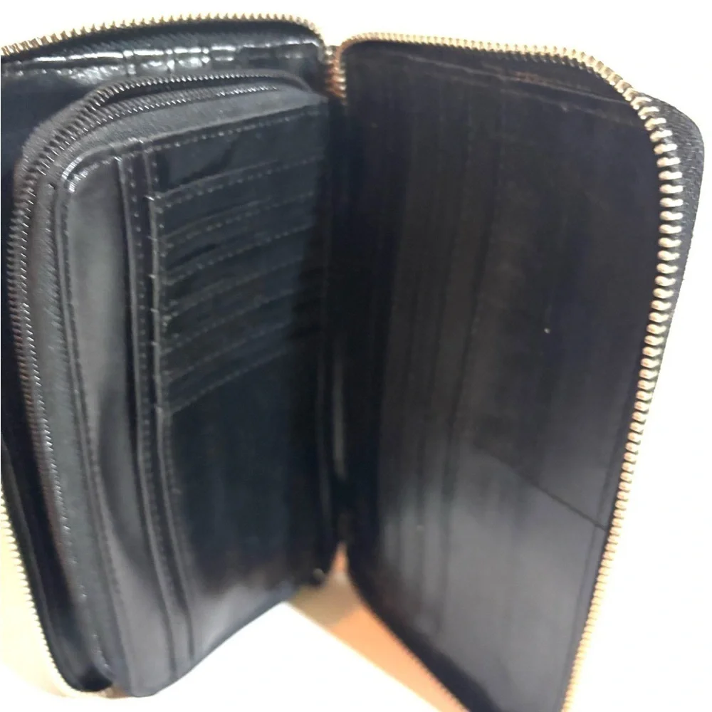 Kenneth Cole Black Leather Wallet clutch
